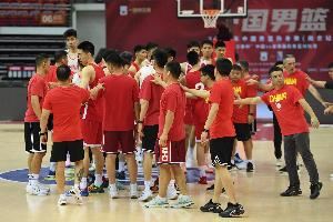 中国男篮亚洲杯小组赛总结：惊喜的三分，惊吓的板凳