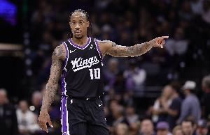 正负值-21!德罗赞10中5拿到19分5板5助 罚球10中9