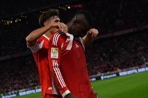 杰克逊进球后掀起球衣,纪念已故好友福克佐